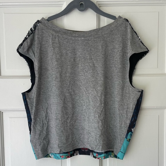 Decorative sequin small crop top. Blue/grey base - Picture 2 of 4